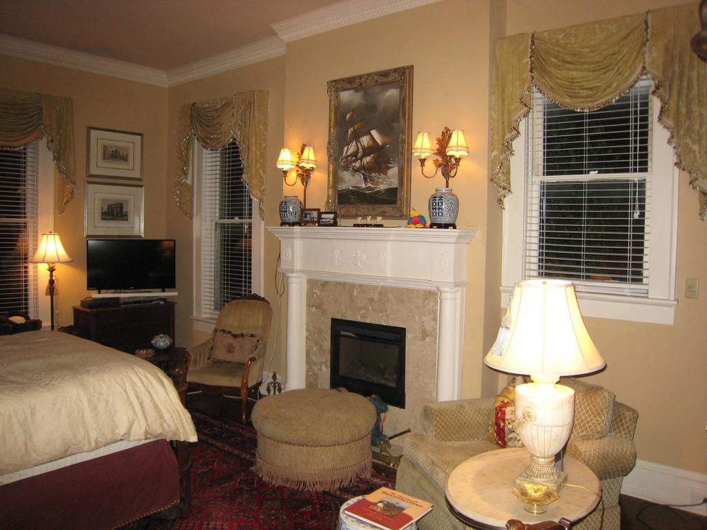 Belle Oaks Inn Gonzales Exteriör bild